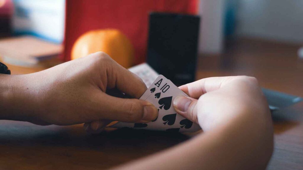 Cómo se juega el blackjack: reglas, estrategias y consejos
